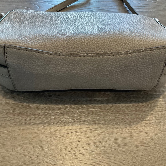 Michael Kors Crossbody Bag Greige Pebble Leather - Picture 4 of 15